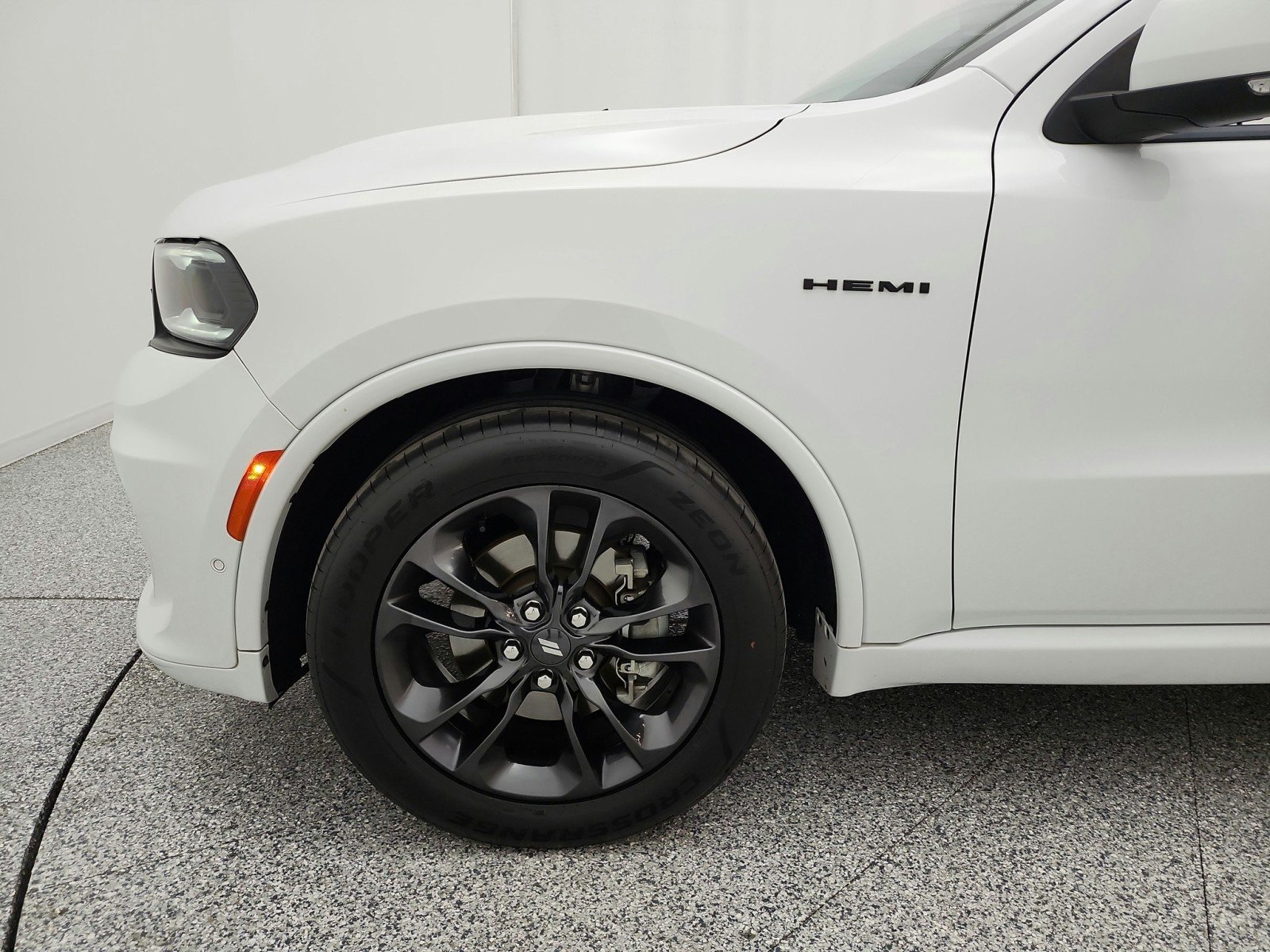 Used 2022 White Knuckle Clearcoat Dodge R/T HEMI ORANGE RWD image 17
