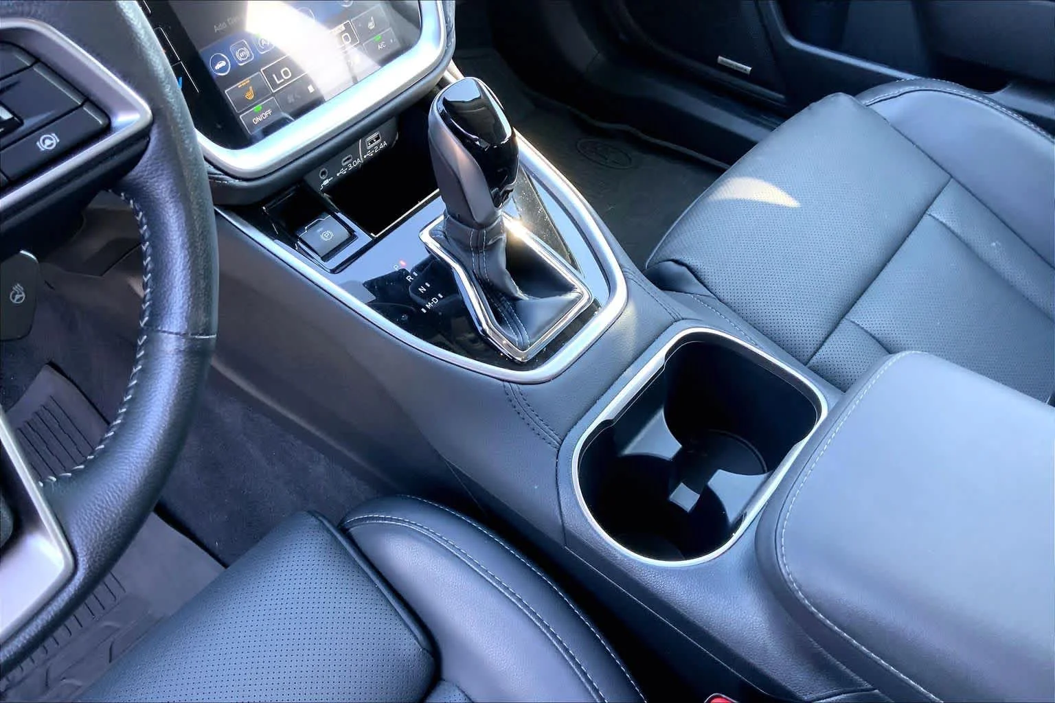 Used 2024 Crystal White Pearl Subaru Limited image 16