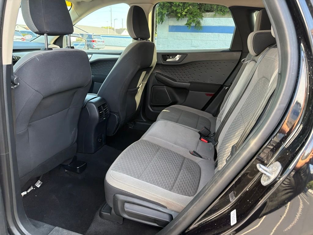 Used 2020 Black Metallic Ford SE image 18