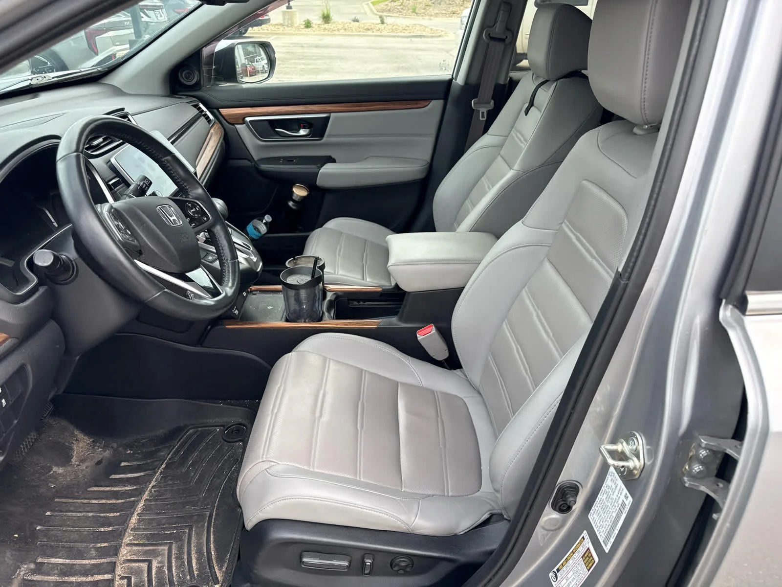 Used 2020 Lunar Silver Metallic Honda Touring image 9