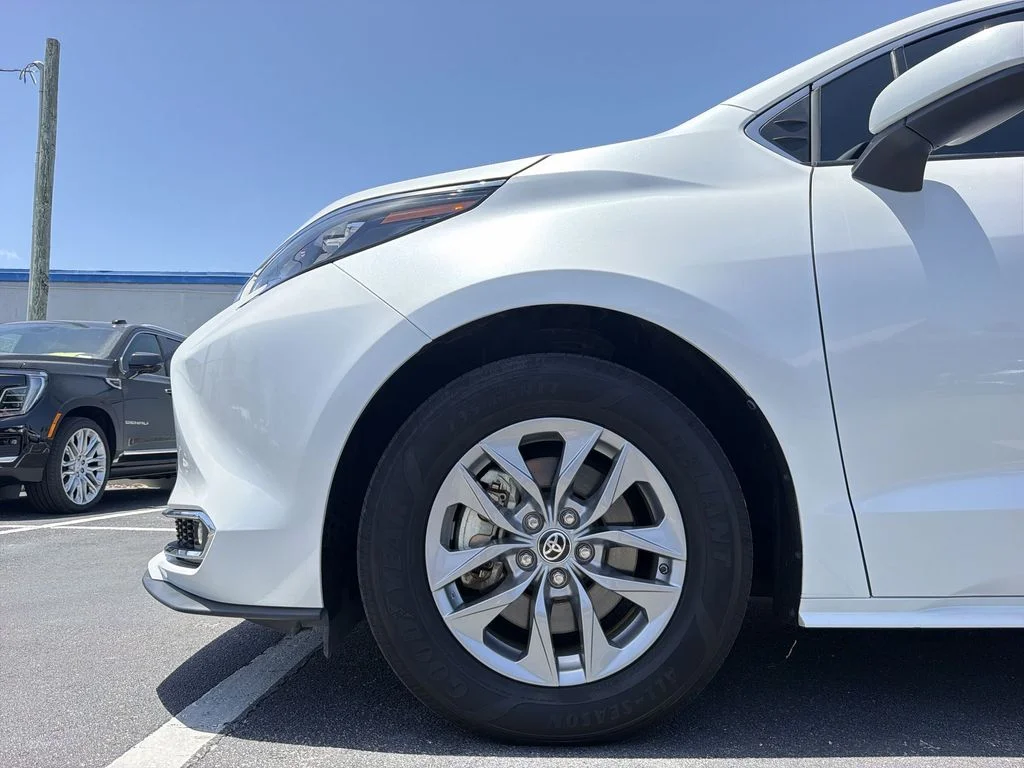 Used 2024 Beige Toyota XLE image 40