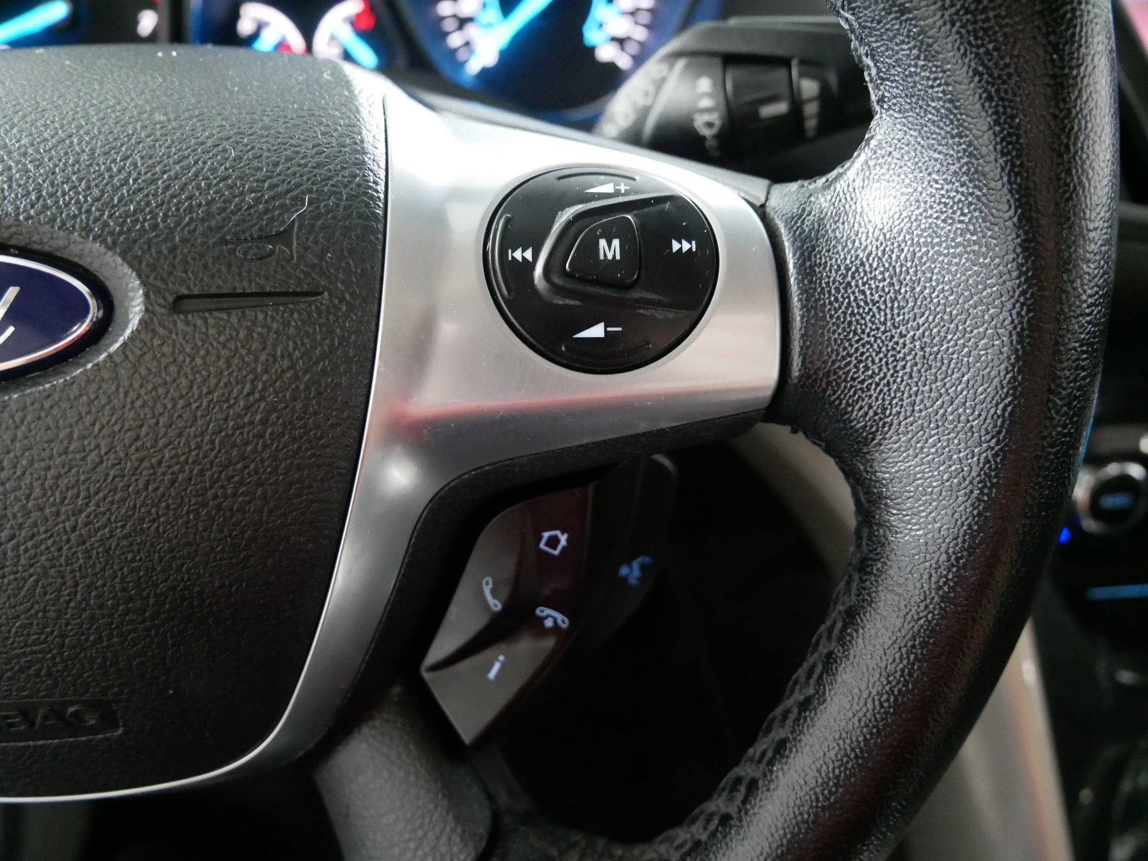 Used 2013 White Platinum Tricoat Ford SEL image 28