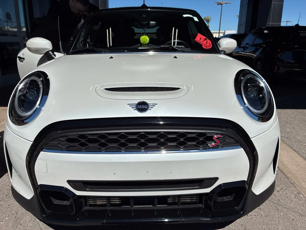 Used 2024 White MINI  image 2