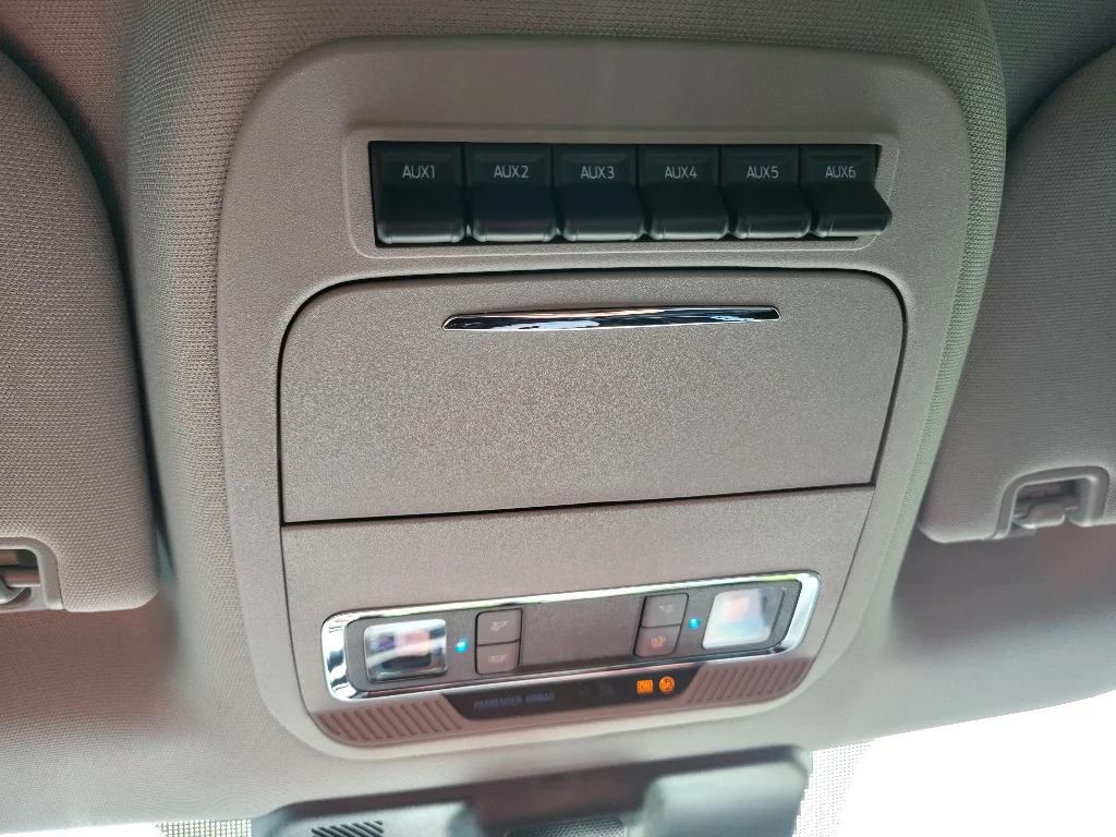 New 2026 Star White Metallic Tri-Coat Ford F-350® Lariat® image 26