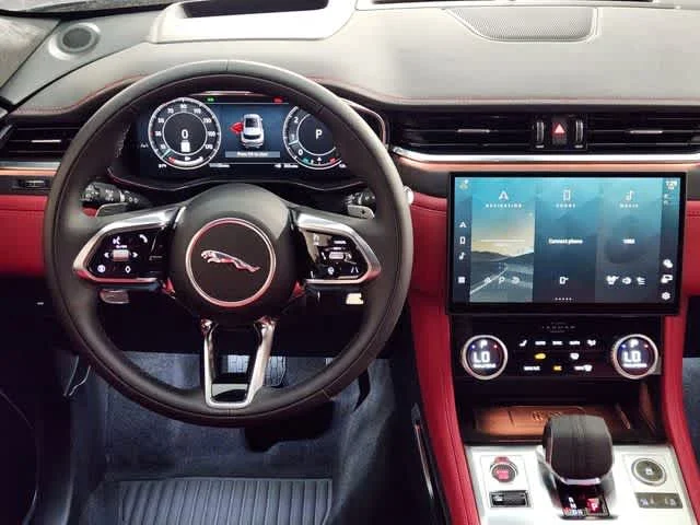 New 2026 Eiger Grey Metallic Jaguar R-Dynamic S image 44
