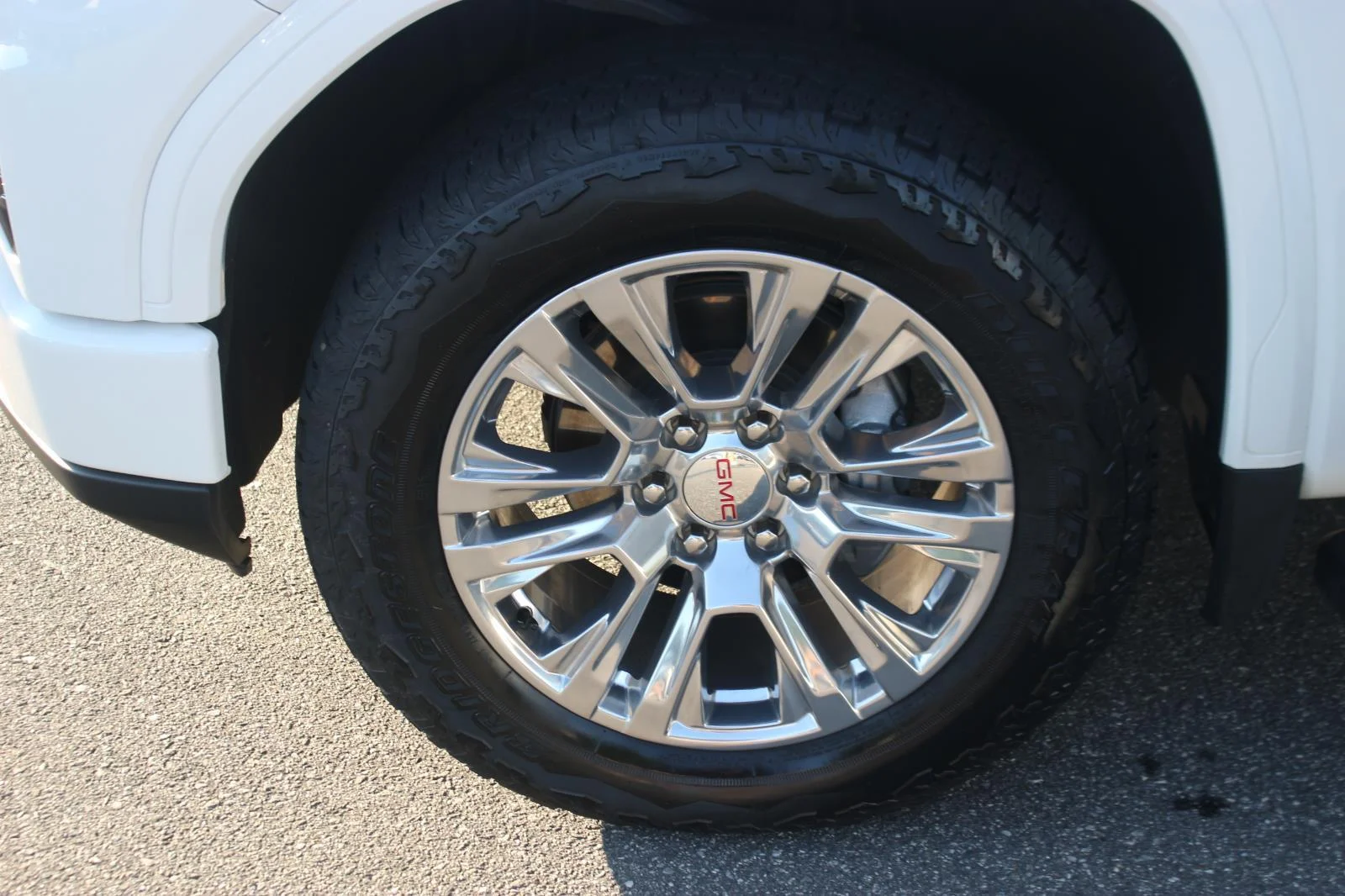 Used 2023 Summit White GMC Denali image 40