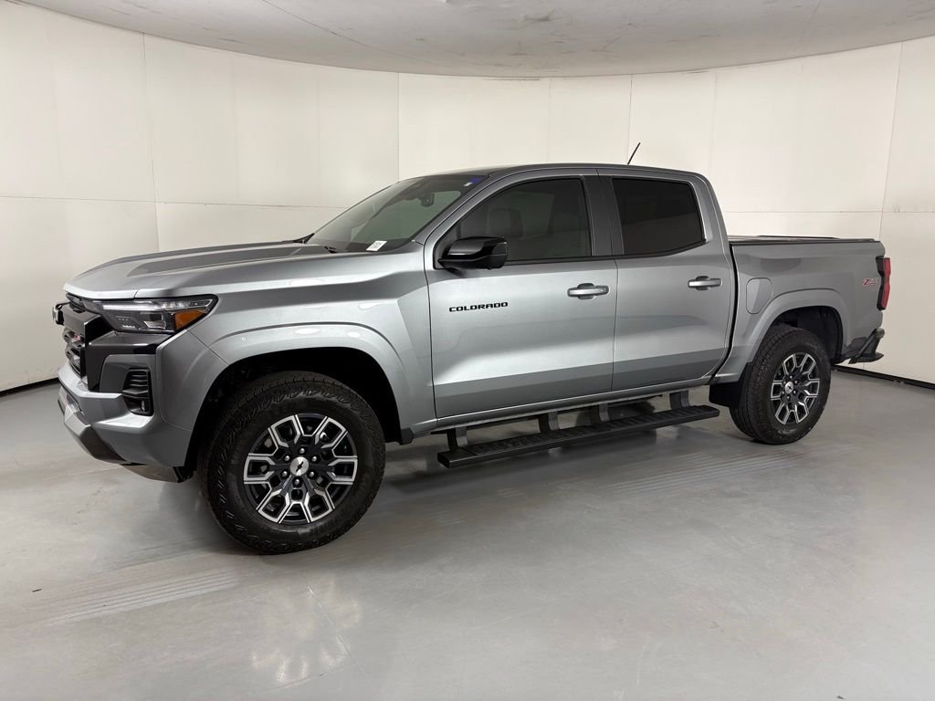 Used 2023 Gray Chevrolet Z71 image 5