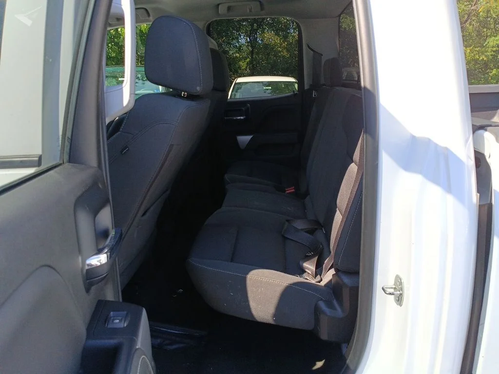Used 2018 White Chevrolet LT image 5