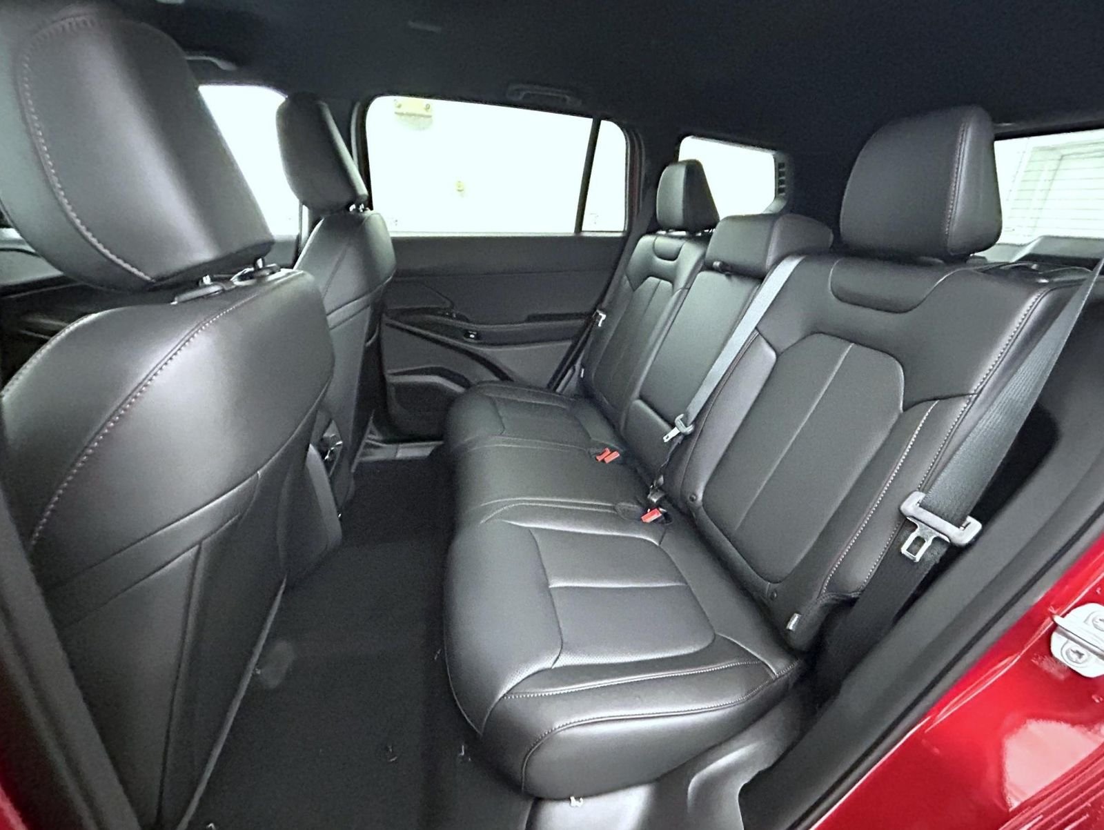 New 2026 Red Hot Pearl-Coat Exterior Paint Jeep Limited image 19