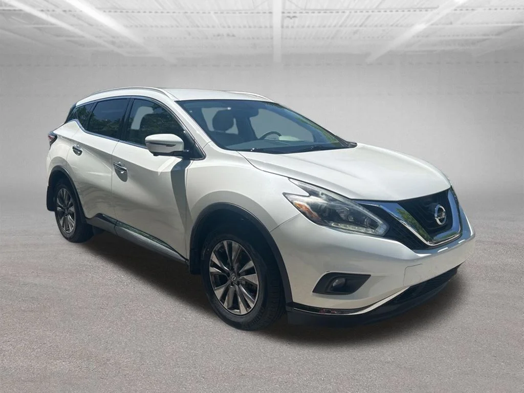 Used 2018 White Nissan SL image 8