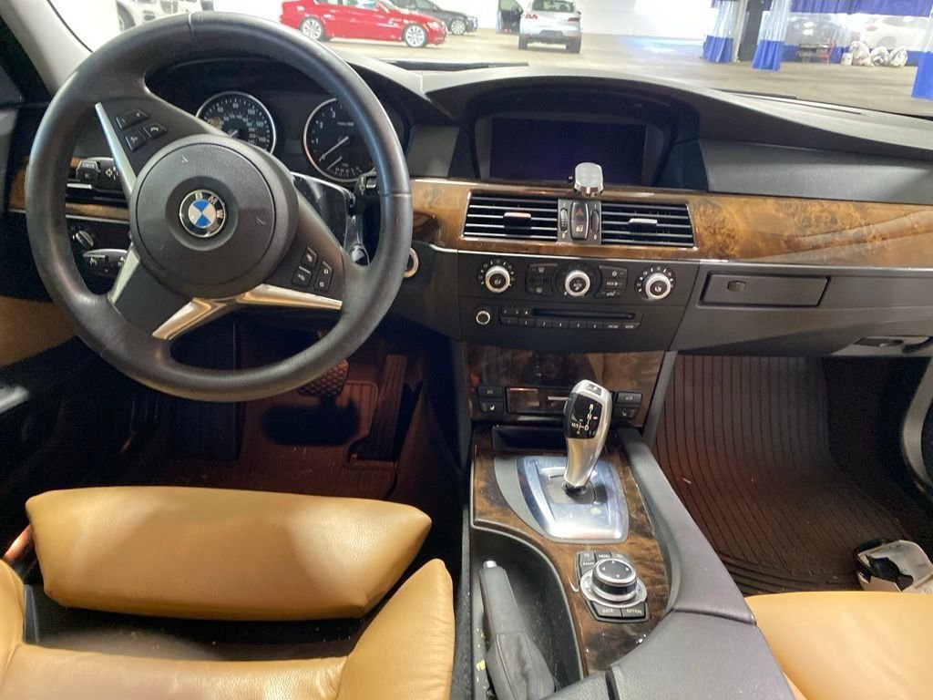 Used 2010 Alpine White BMW 528i image 14