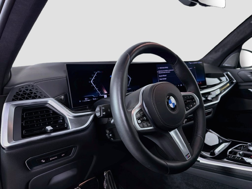 Used 2027 Black BMW xDrive40i image 9