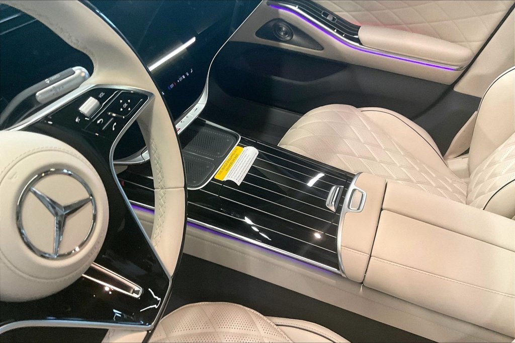 New 2027 MANUFAKTUR Black Sparkling Mercedes-Benz S 580 image 7
