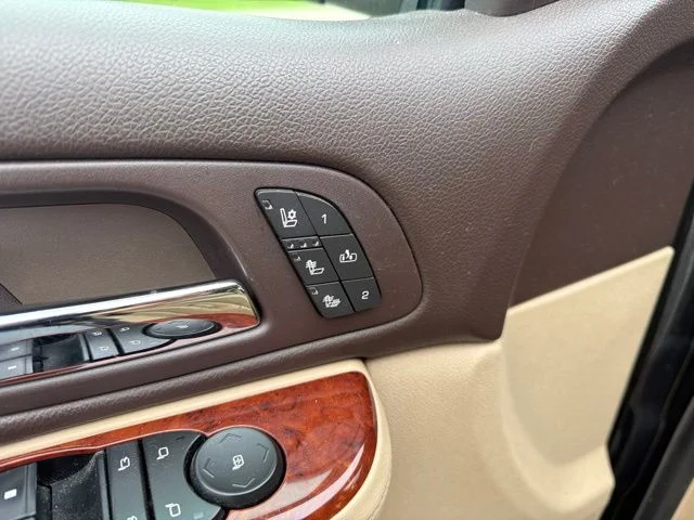Used 2013 Black GMC SLT image 12