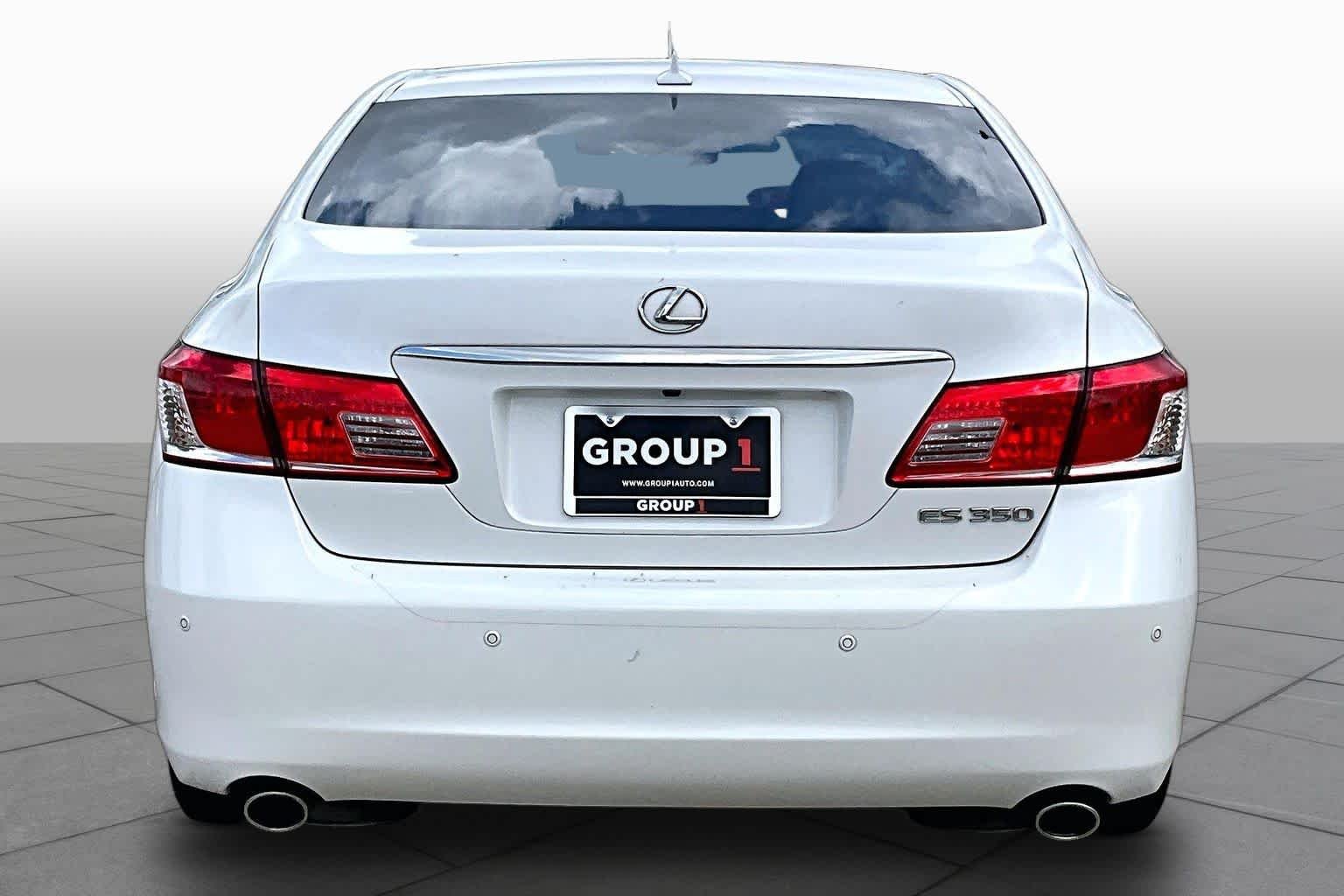 Used 2011 Starfire Pearl Lexus  image 4