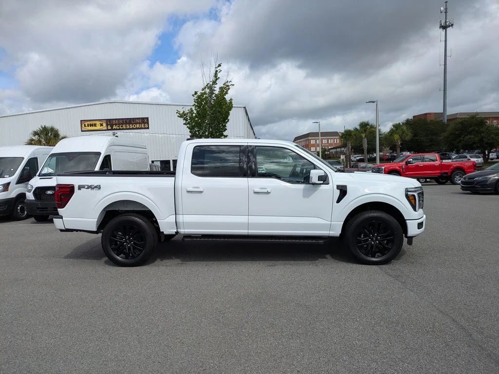 New 2026 Oxford White Ford Lariat image 3