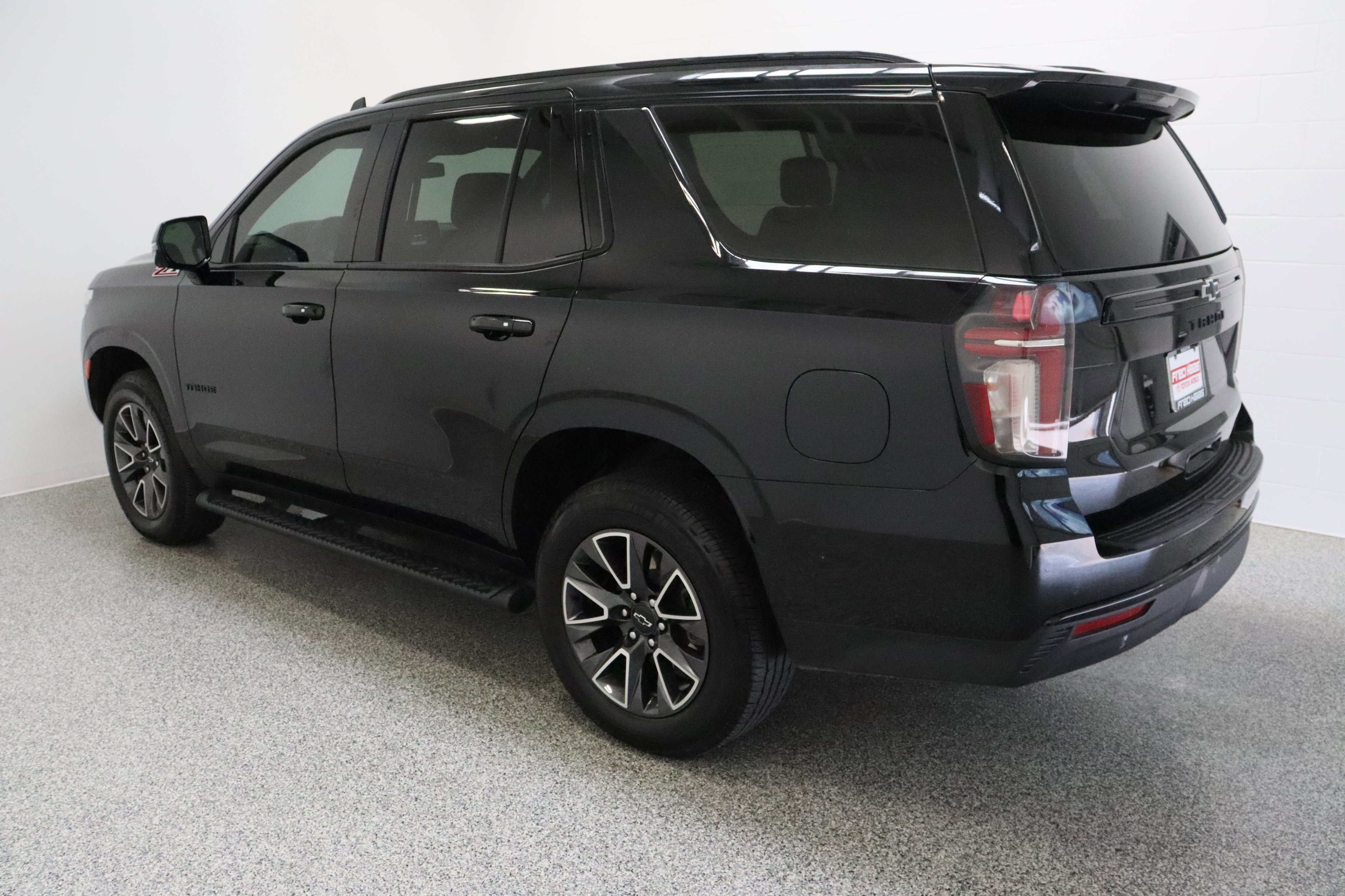 Used 2024 Black Chevrolet Z71 5.3L image 9