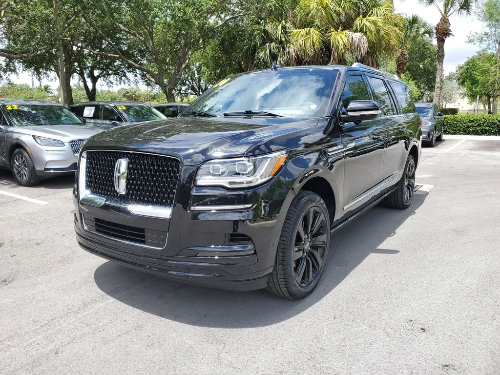 Certified Used 2024 Black Lincoln Reserve image 2