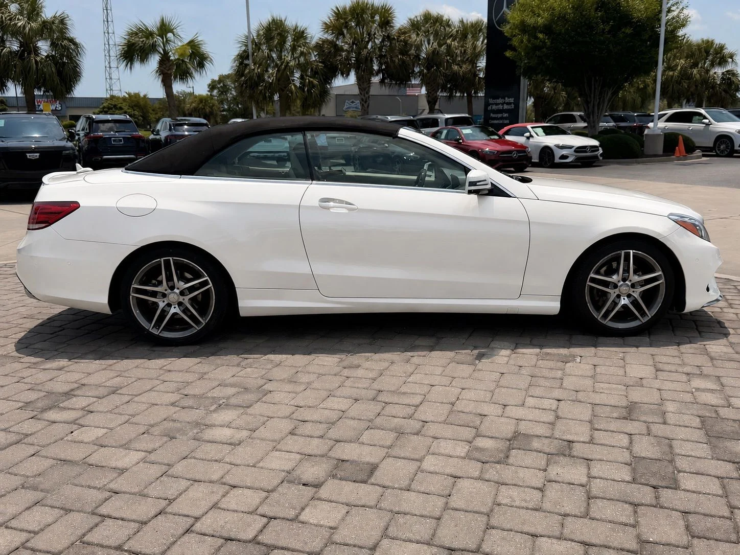 Used 2016 designo Diamond White Metallic Mercedes-Benz E 400 image 6