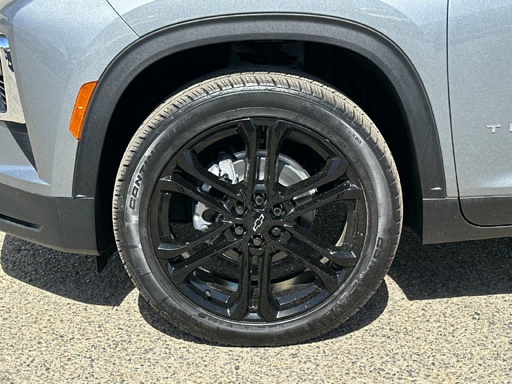 2027 Chevrolet Traverse LT - Photo 26