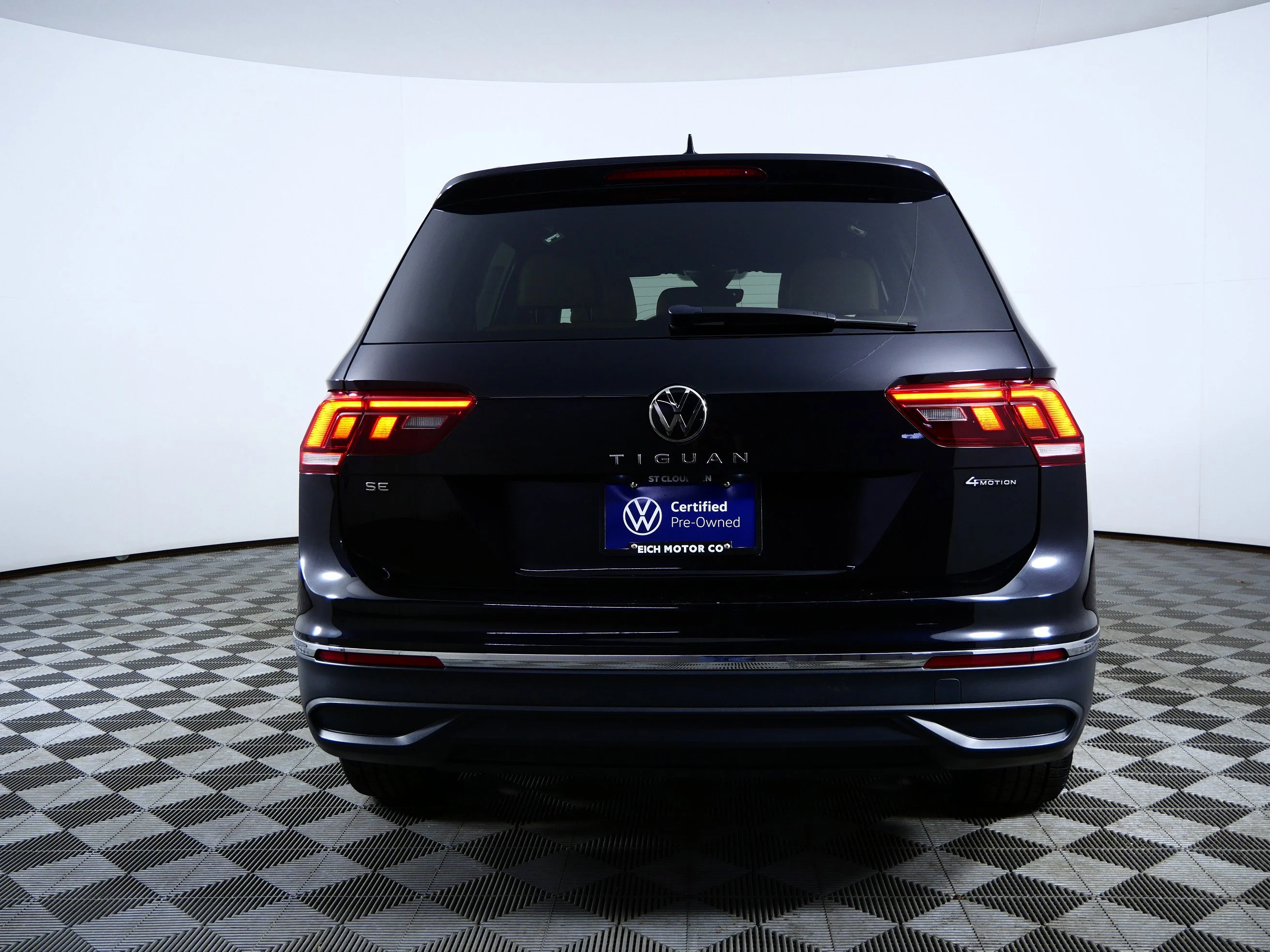Certified Used 2023 Black Volkswagen SE image 6