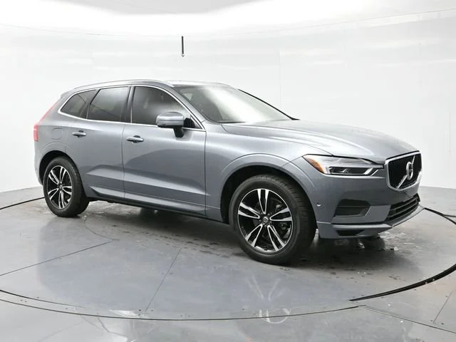 Used 2019 Grey Volvo Momentum image 1