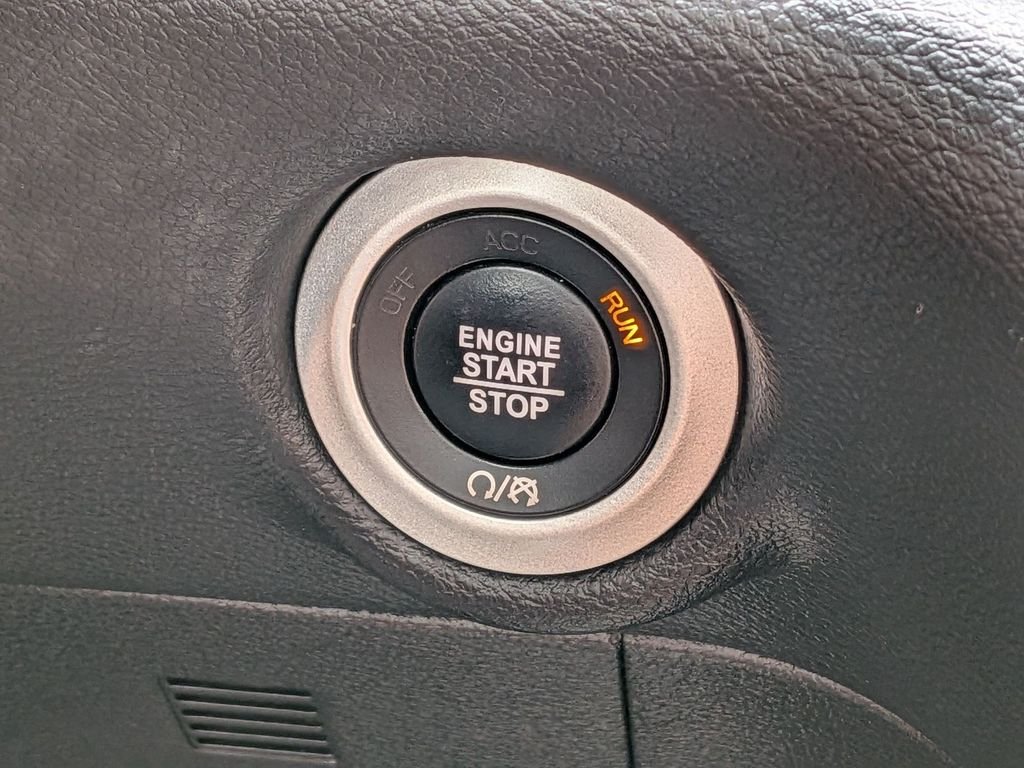 Used 2020 White Chrysler Launch Edition image 14