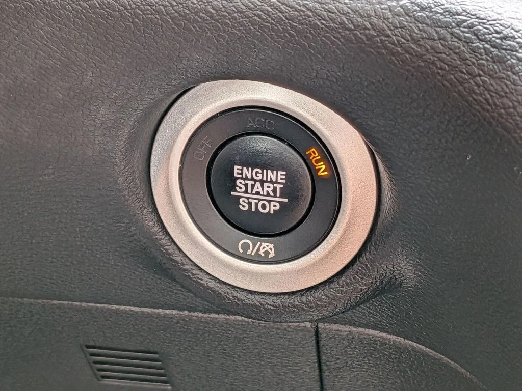 Used 2020 White Chrysler Launch Edition image 14