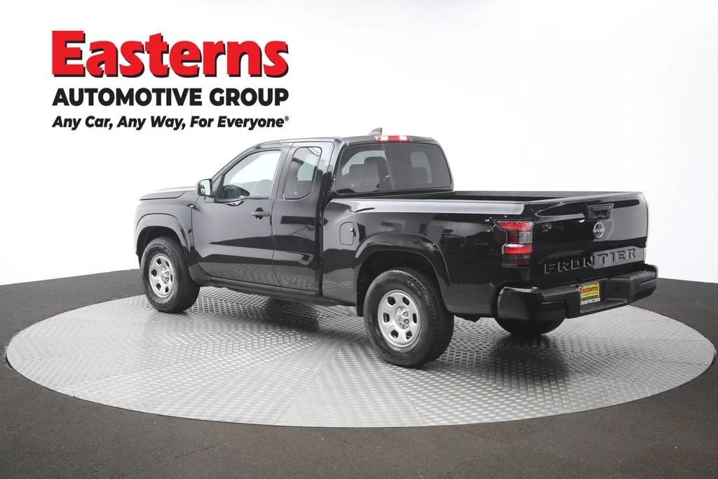 Used 2022 Black Nissan S image 61