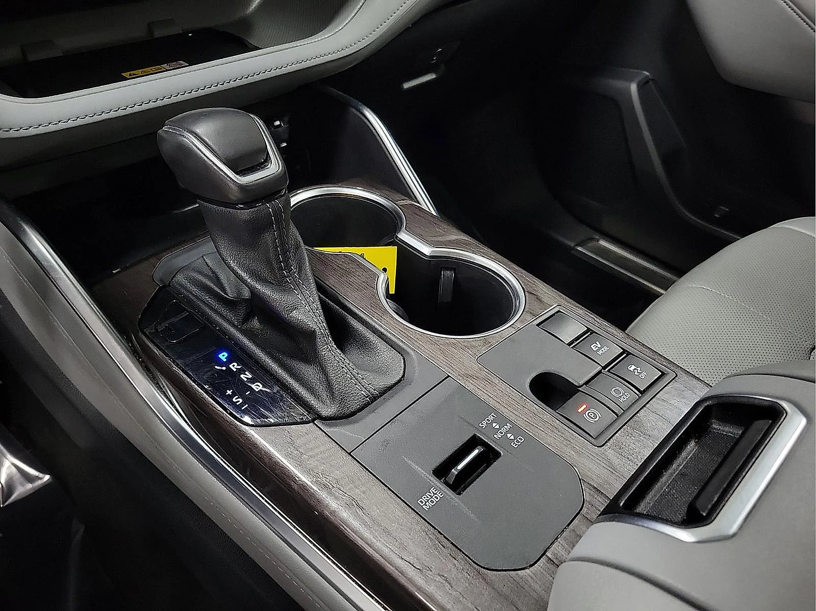 Used 2023 Green Toyota Hybrid Platinum image 19