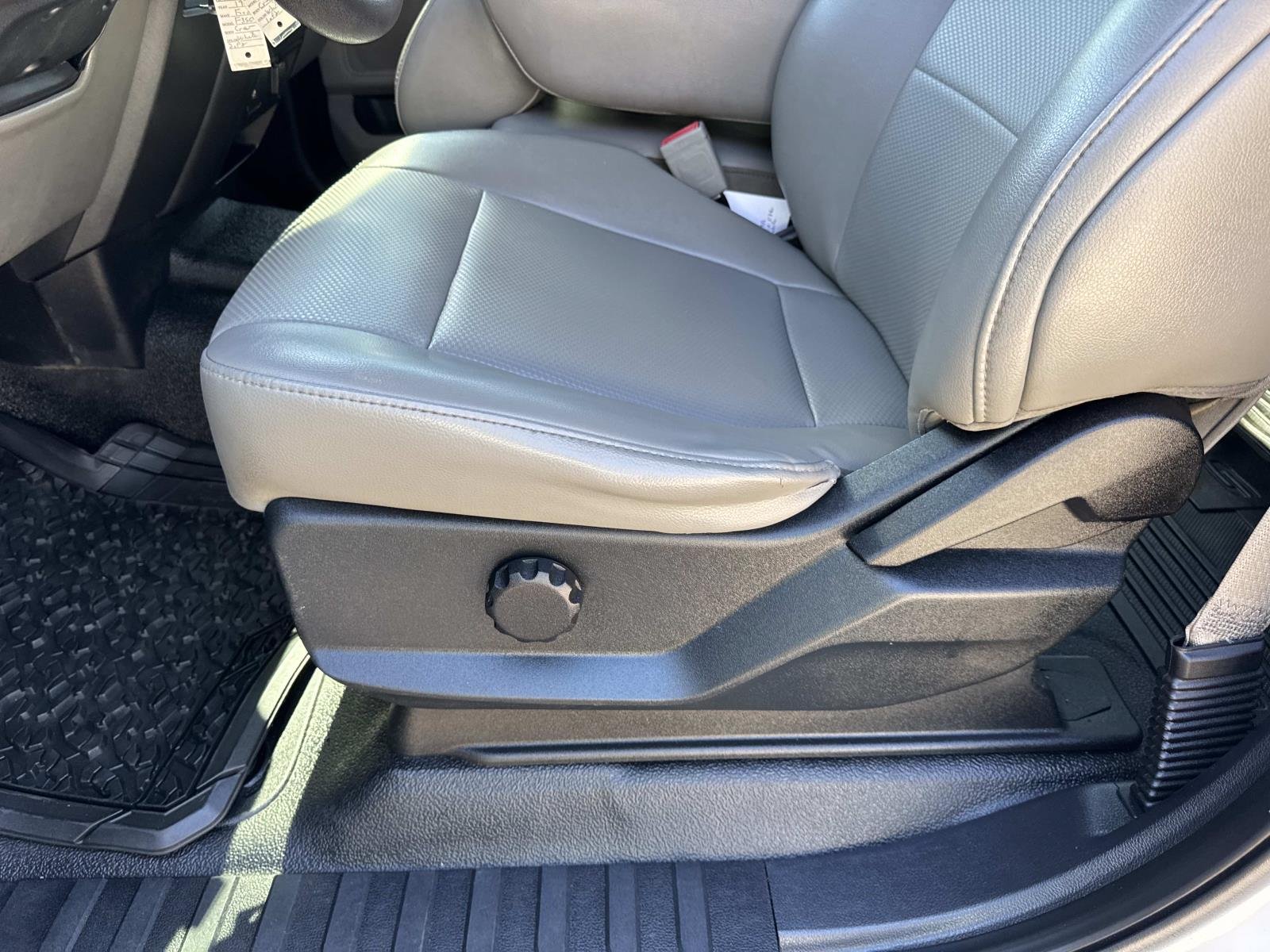 Used 2019 Oxford White Ford XL image 16