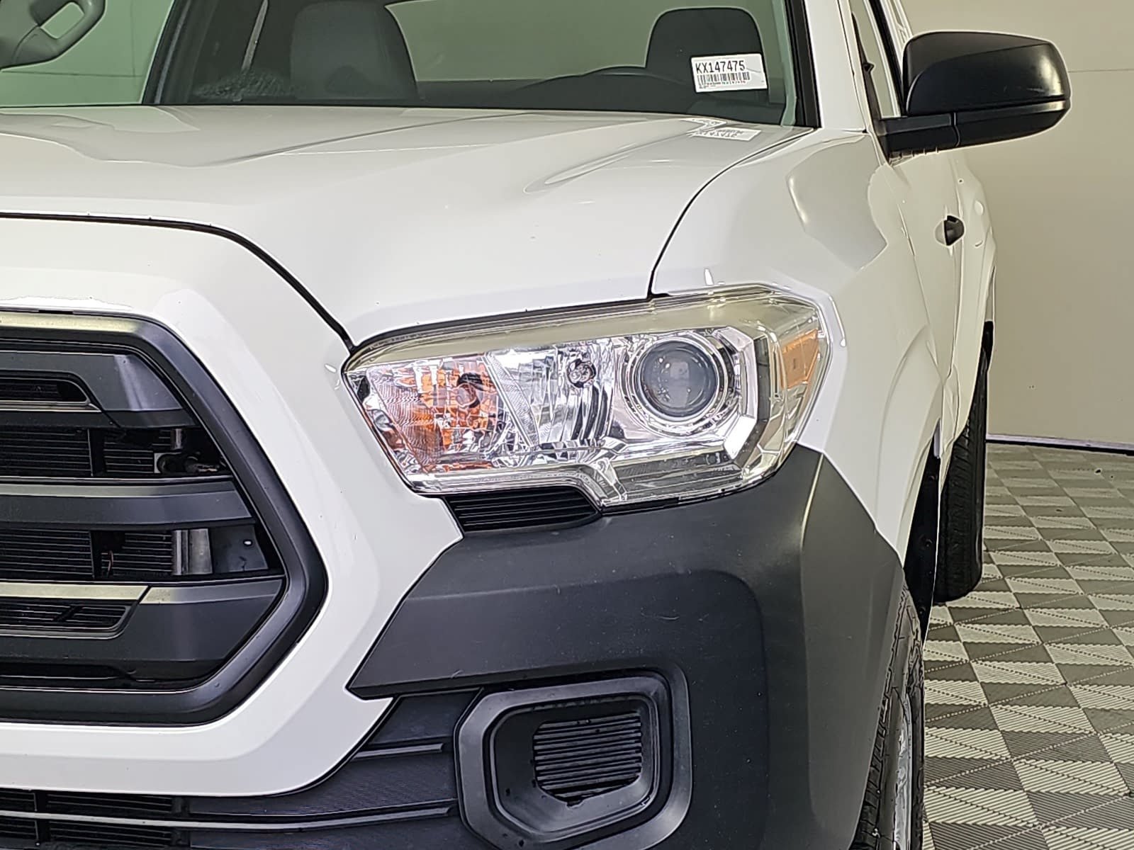 Used 2019 White Toyota SR image 26