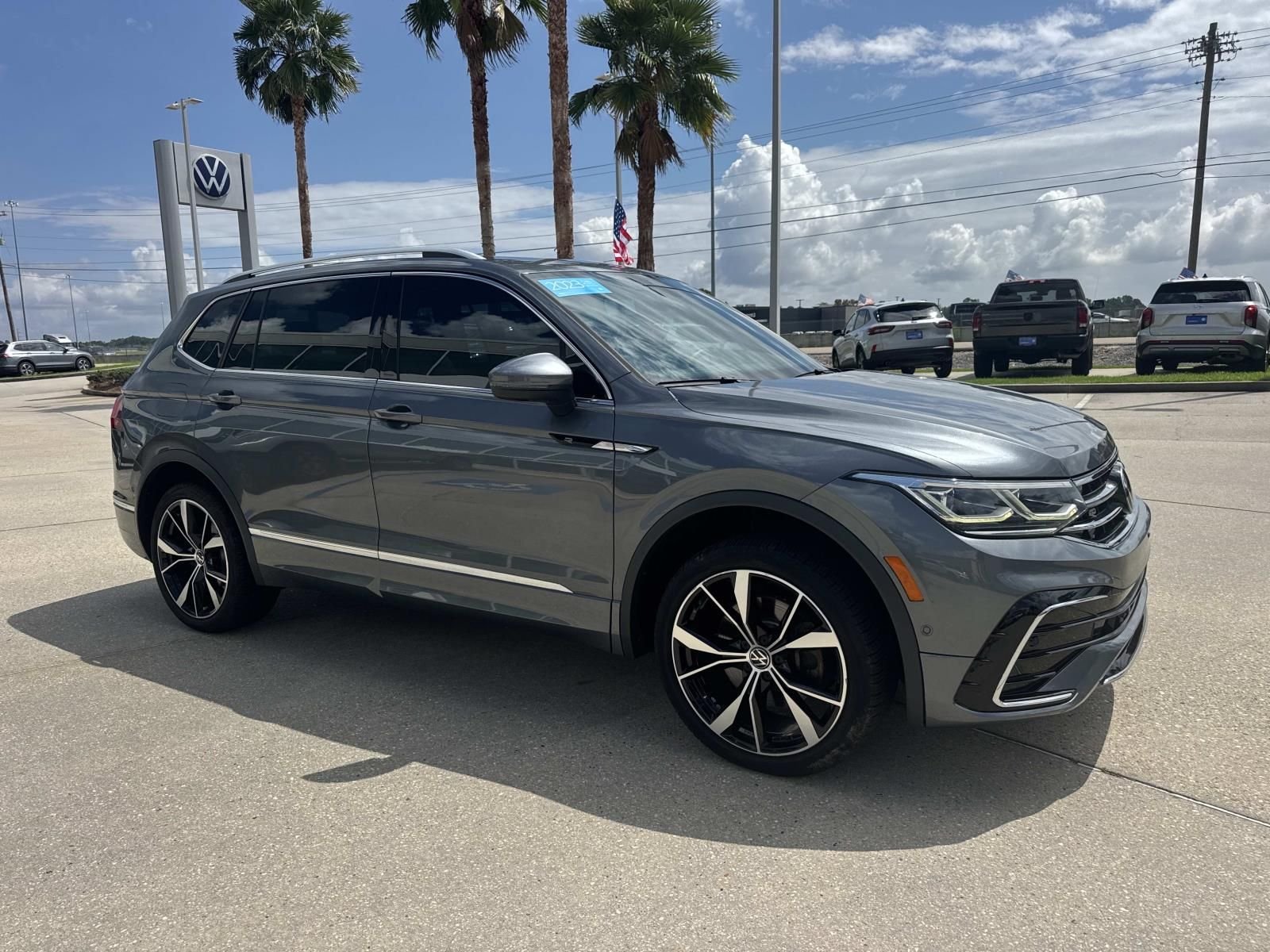 Used 2023 Gray Volkswagen 2.0T SEL R-Line image 3