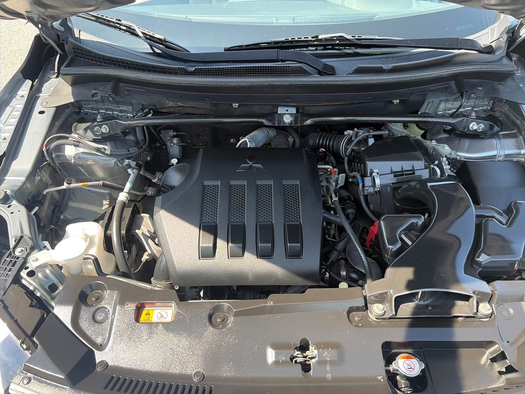 Used 2020 Silver Mitsubishi ES image 20