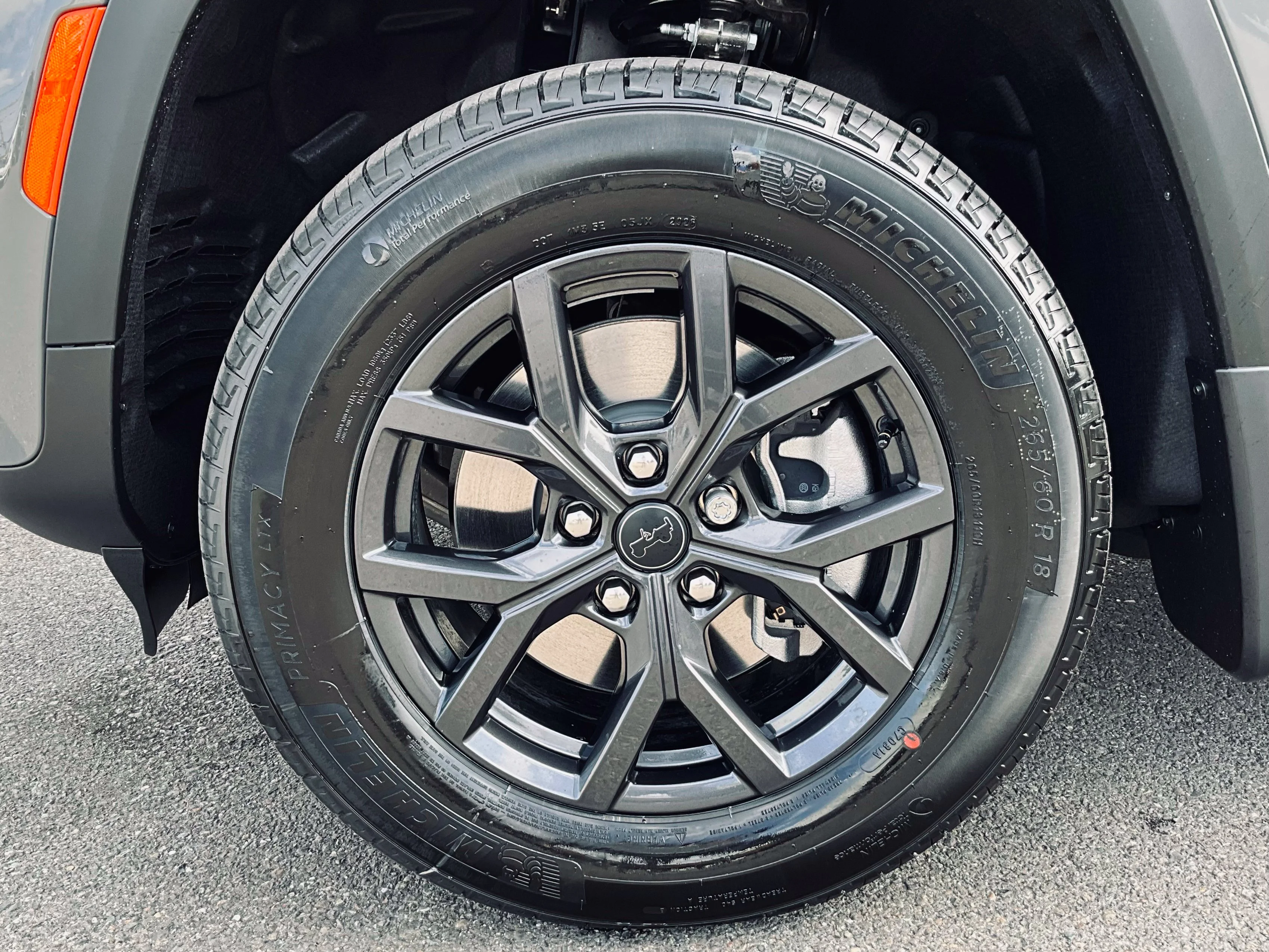 New 2027 Gray Jeep Laredo Altitude image 27