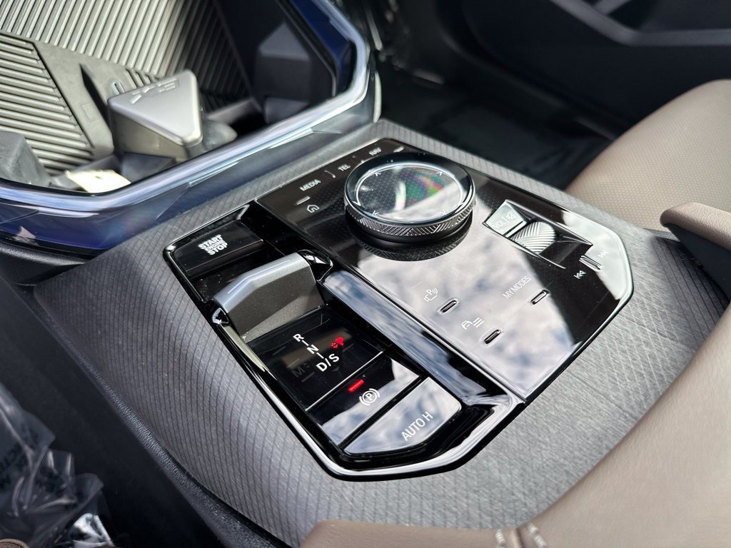 New 2026 Vegas Red Metallic BMW 30 xDrive image 35