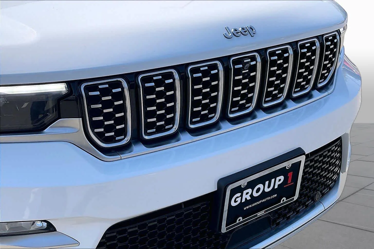 Used 2022 Bright White Clearcoat Jeep Summit image 31