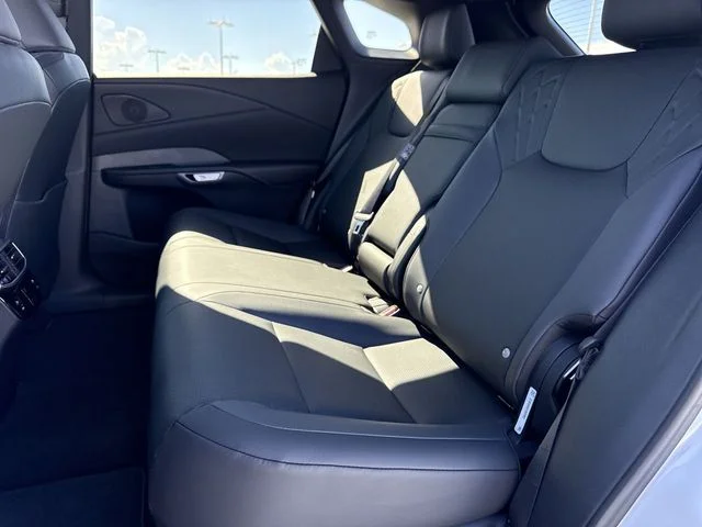 Used 2025 White Lexus 350 Premium image 23