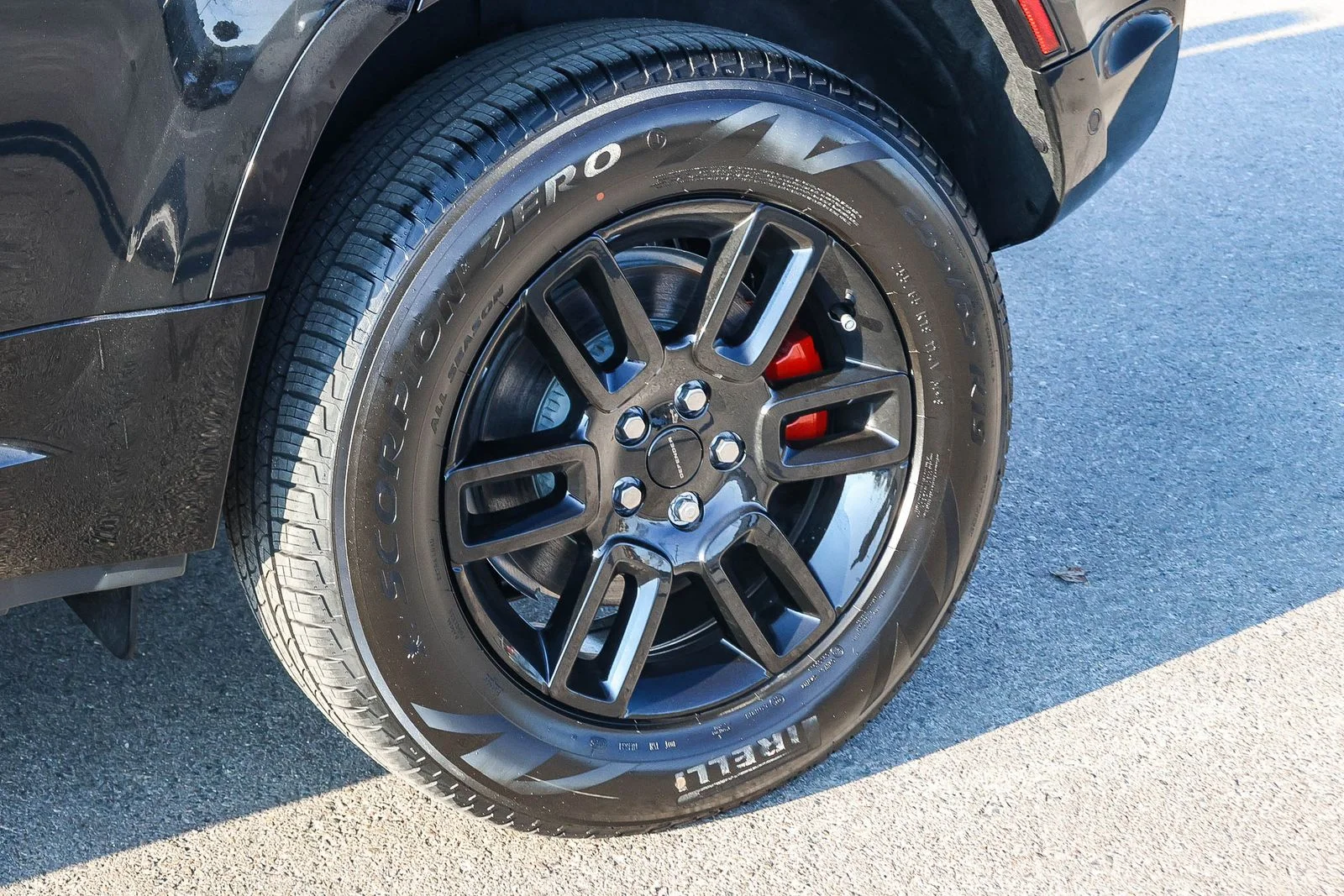 New 2026 Santorini Black Land Rover X image 9