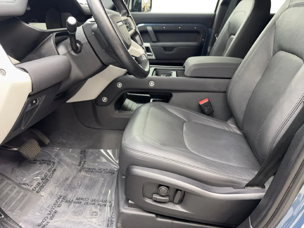 Used 2023 Blue Land Rover SE image 27