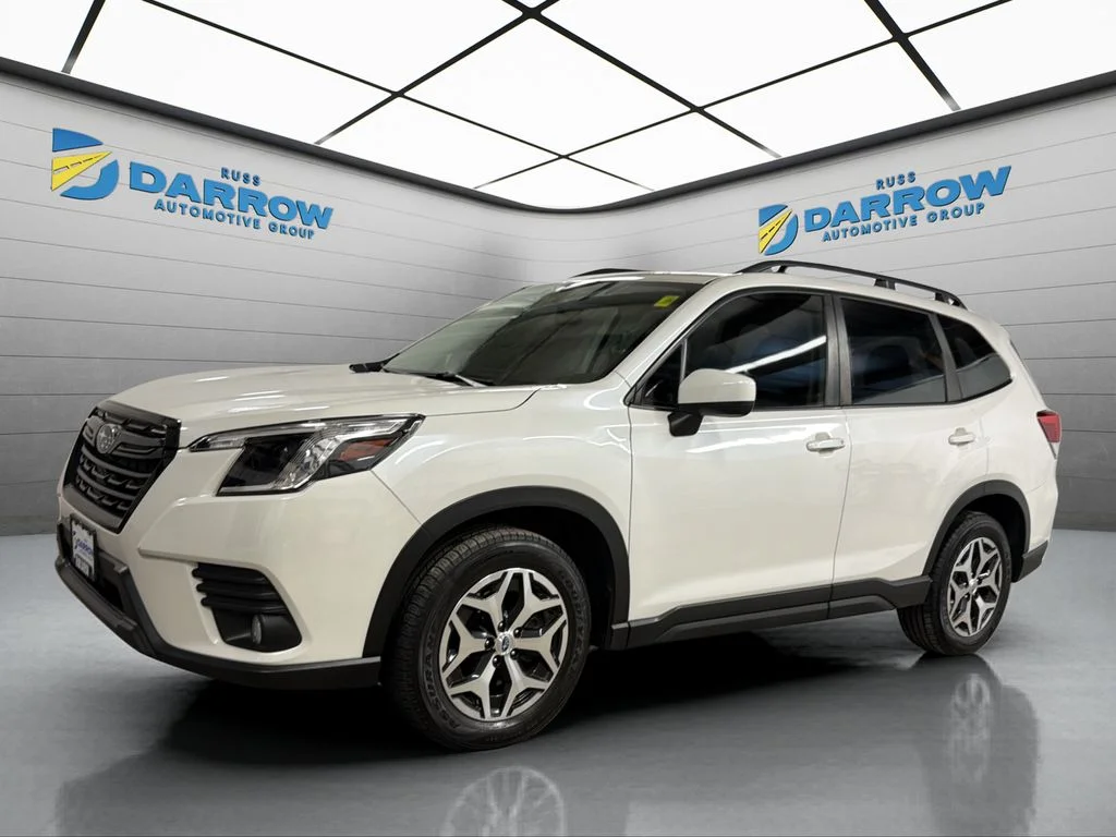 2023 Subaru Forester Premium's photo
