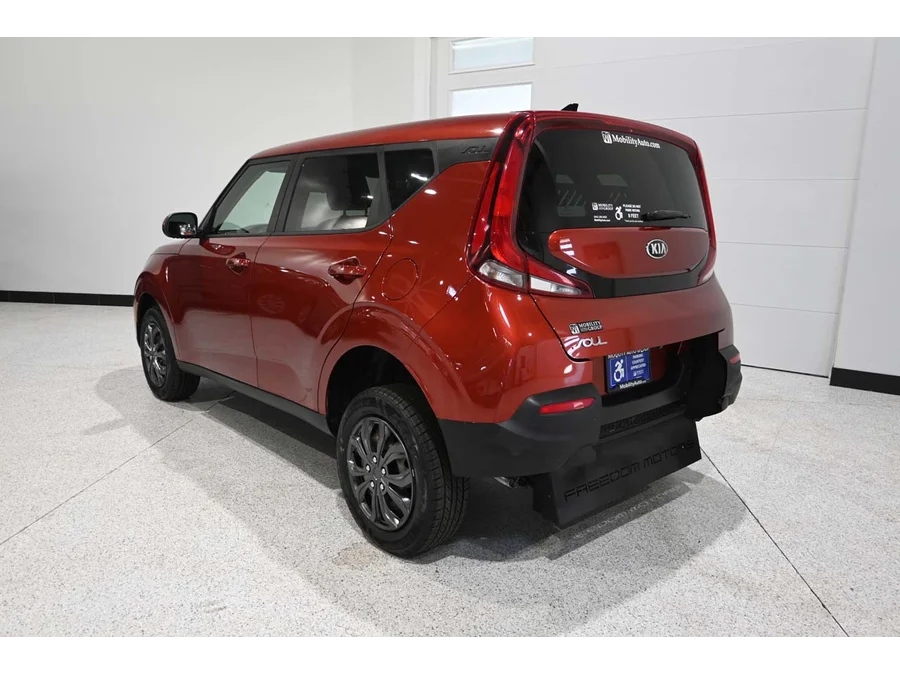 Used 2020 RED Kia LX Mobility Handicap Van image 8