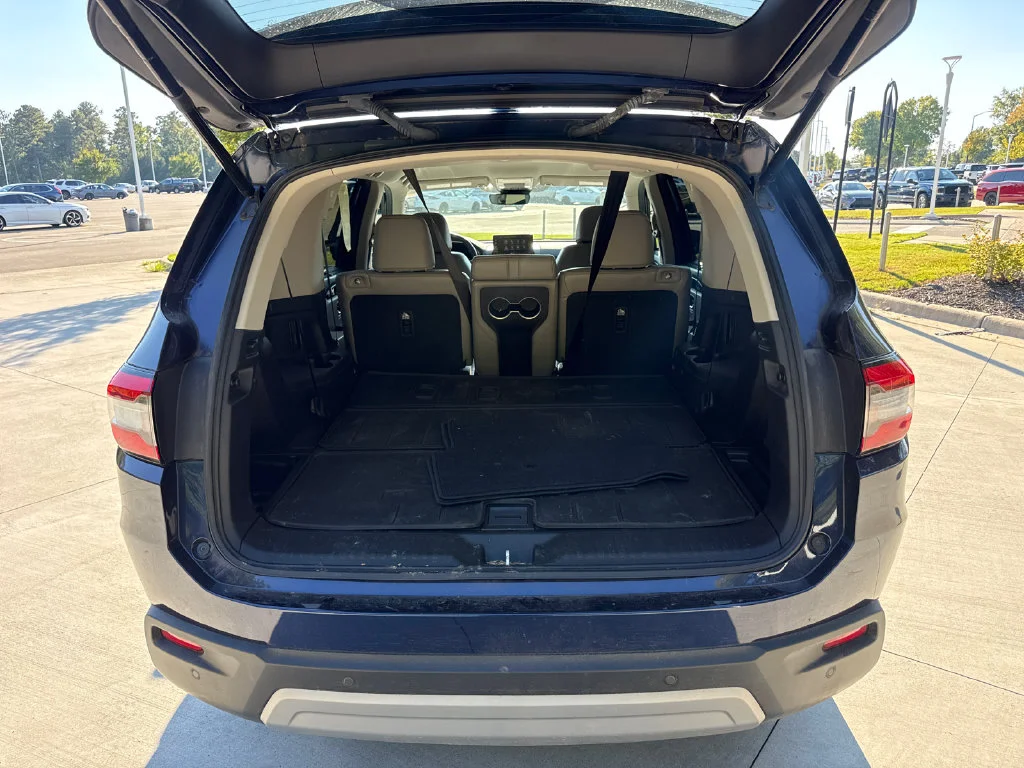 Used 2025 Obsidian Blue Pearl Honda EX-L image 33