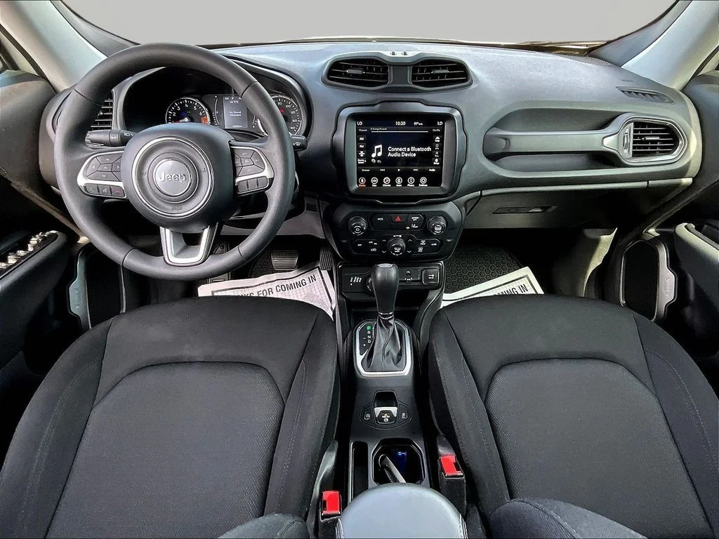 Used 2023 Alpine White Jeep Latitude image 7