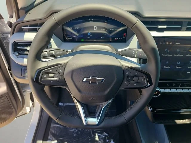 New 2027 Summit White Chevrolet LT image 11