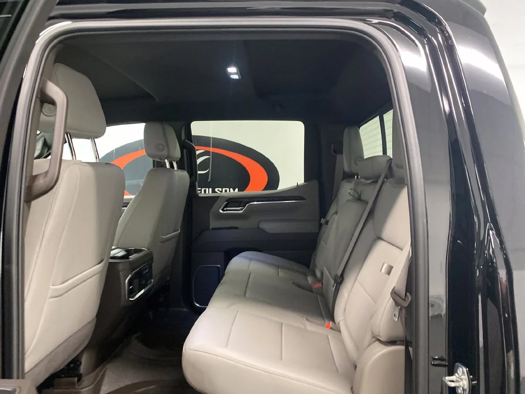 Used 2025 Onyx Black GMC SLT image 16