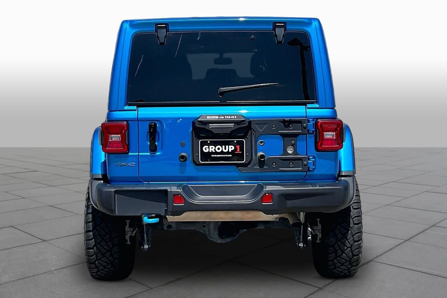 Used 2023 Hydro Blue Pearlcoat Jeep Rubicon image 5