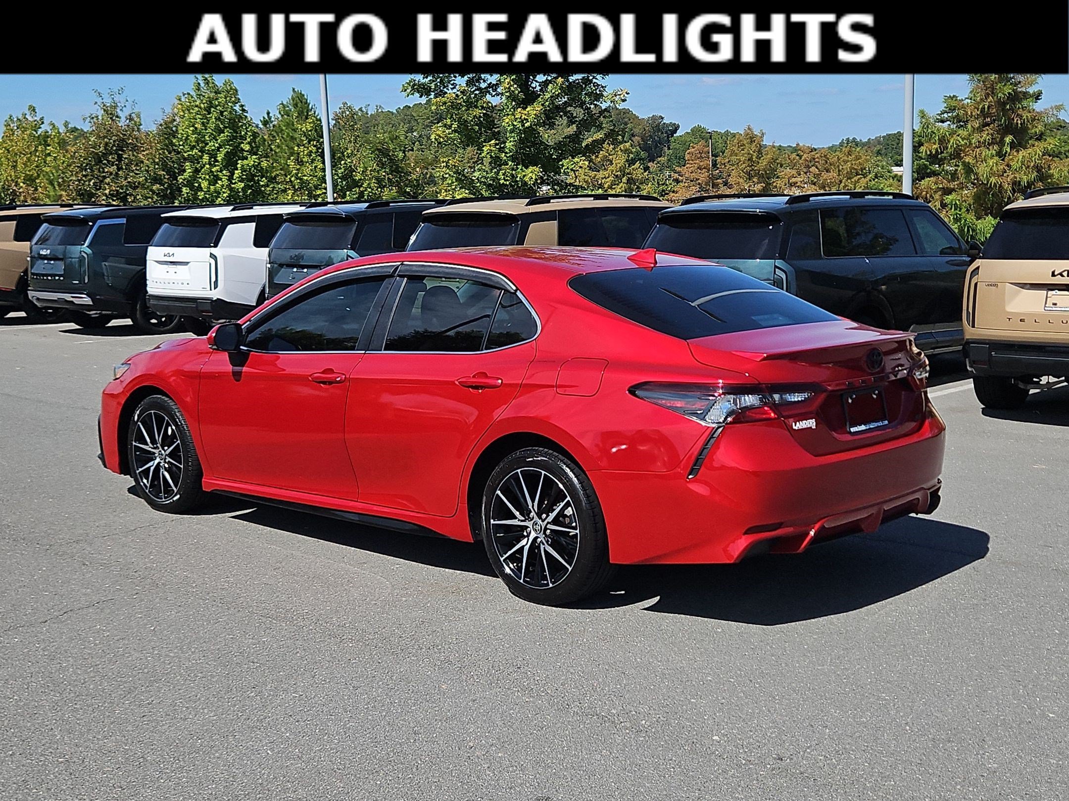 Used 2022 SUPERSONIC RED Toyota SE image 5