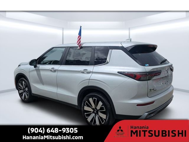 Used 2025 White Mitsubishi SE image 5