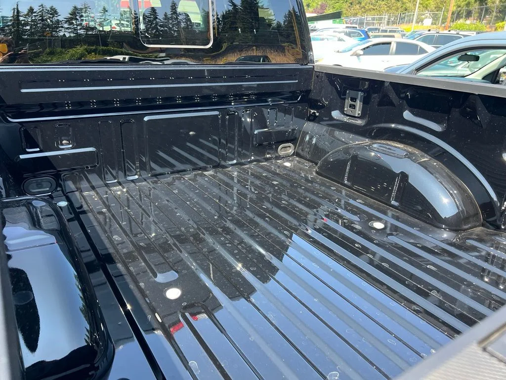 New 2026 Agate Black Metallic Ford XLT image 9
